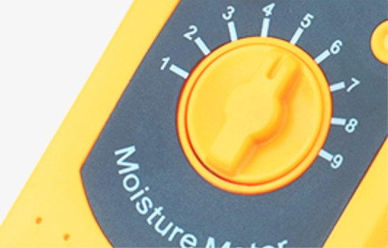 Handheld moisture meter for food gear adjustment