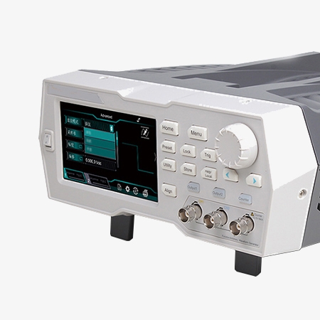 35 MHz arbitrary waveform generator detail