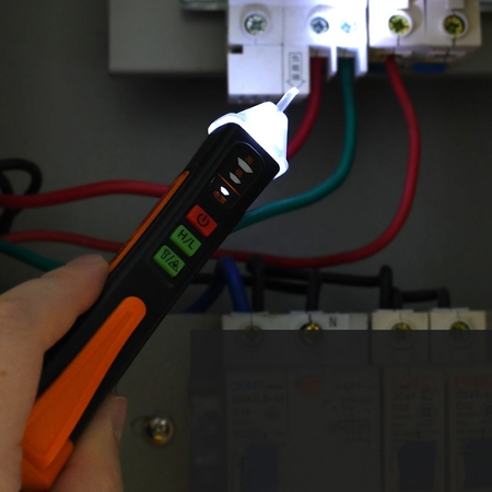 Contactless AC voltage detector detail