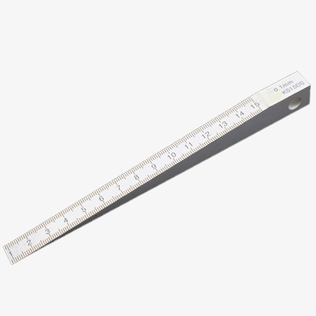 Plastic feeler gauge detail