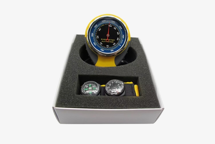 Portable barometer altimeter compass with thermometer packing lists