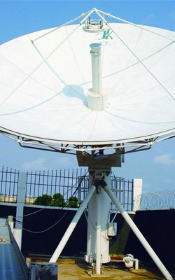 Satellite finder for satellite communications